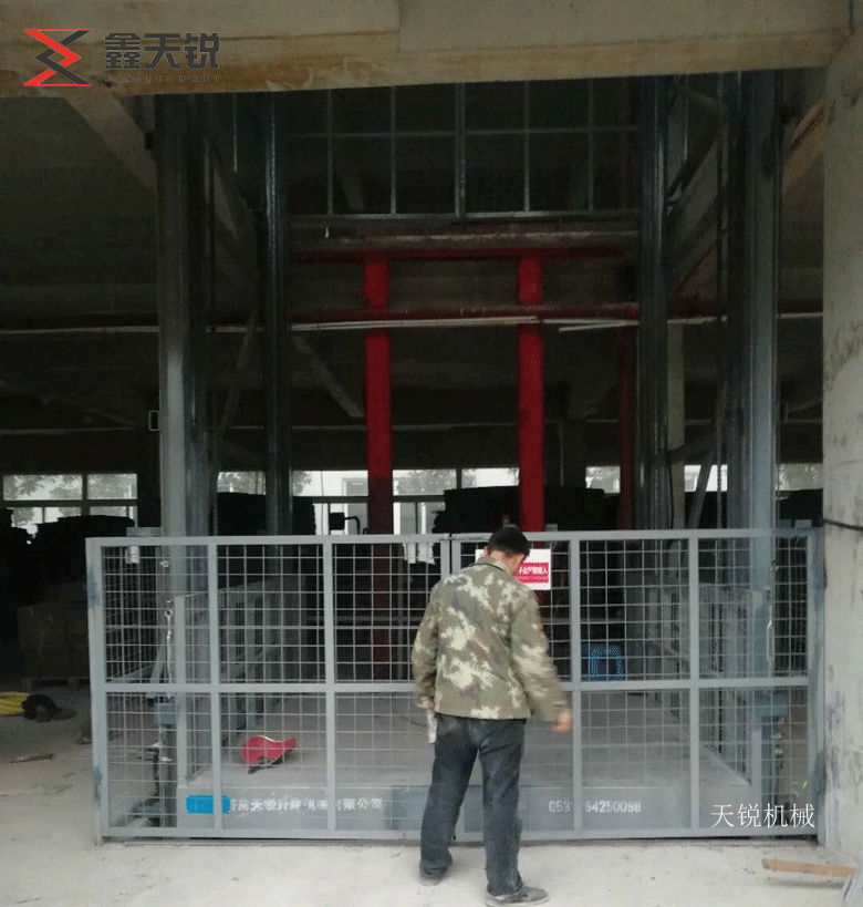 图木舒克10吨液压货梯交付使用