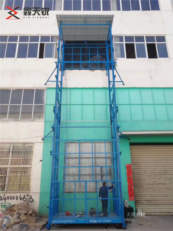 图木舒克室外导轨式升降机